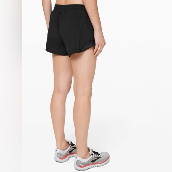 LULULEMON Hotty Hot Short II Long 4" In Black Size 4 - Picture 2 of 6